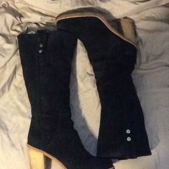 Suede Uggs - Picture 1 of 7